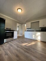 9 Mt Auburn St in Somersworth, NH - Building Photo