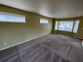 2546 NE Brandon Ct in Bend, OR - Building Photo - Building Photo