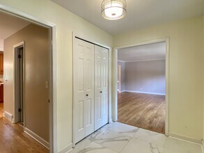 2240 Delaware Dr in Ann Arbor, MI - Building Photo - Building Photo