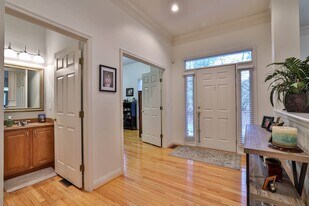 11633 Chancery Ln in Cincinnati, OH - Building Photo