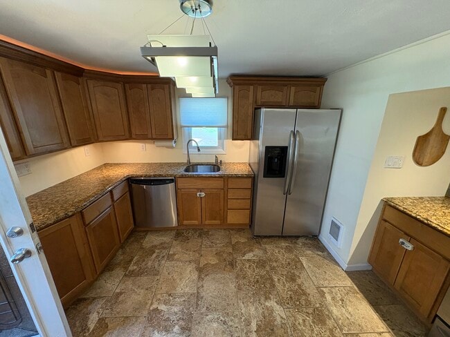1647 Roosevelt Ave, Unit 1
