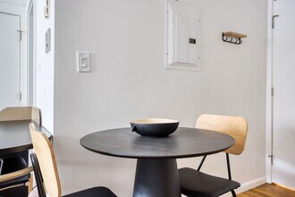 15 Euston Rd, Unit 11 in Boston, MA - Building Photo - Building Photo