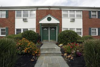 Bucks Meadow Apartments in Bensalem, PA - Building Photo - Building Photo