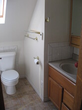 2495 N Maryland Ave, Unit Attic in Milwaukee, WI - Building Photo - Building Photo