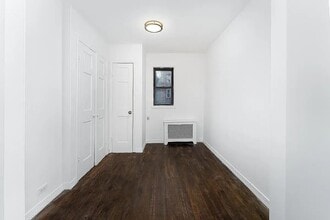 32 Cornelia St, Unit 1A in New York, NY - Building Photo - Building Photo