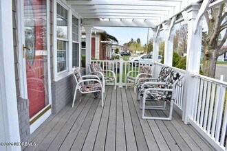 27 Castle Harbor Dr in Bayville, NJ - Building Photo - Building Photo