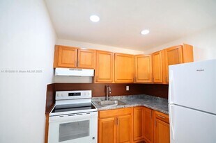 16117 NE 19th Ct in North Miami Beach, FL - Building Photo