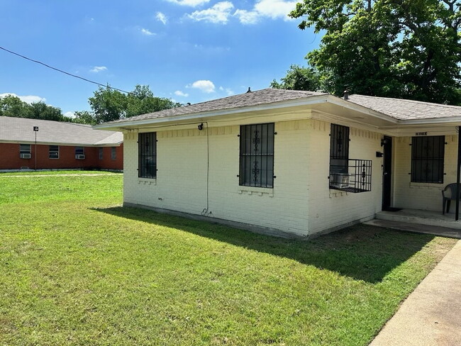 property at 2610 Rochester St