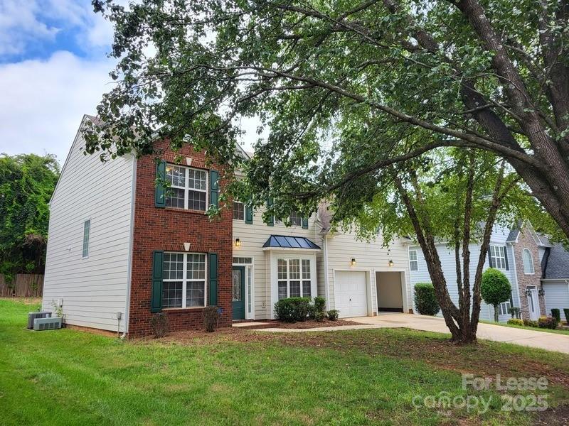 11819 Fox Glen Rd in Charlotte, NC - Foto de edificio