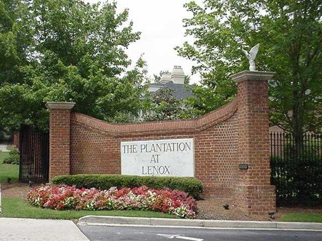 property at 25213 Plantation Dr NE