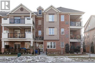 272 Georgian Dr in Oakville, ON - Building Photo - Building Photo