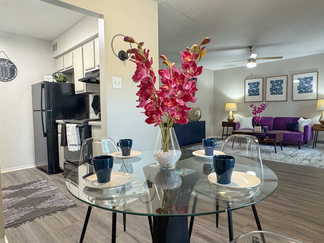 Elevate at Highland-Under New Management in Baton Rouge, LA - Building Photo - Building Photo