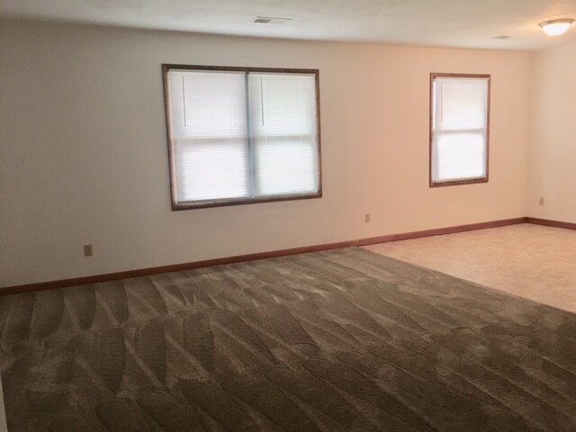 550 Circle Pine Dr in Jasper, IN - Building Photo - Building Photo