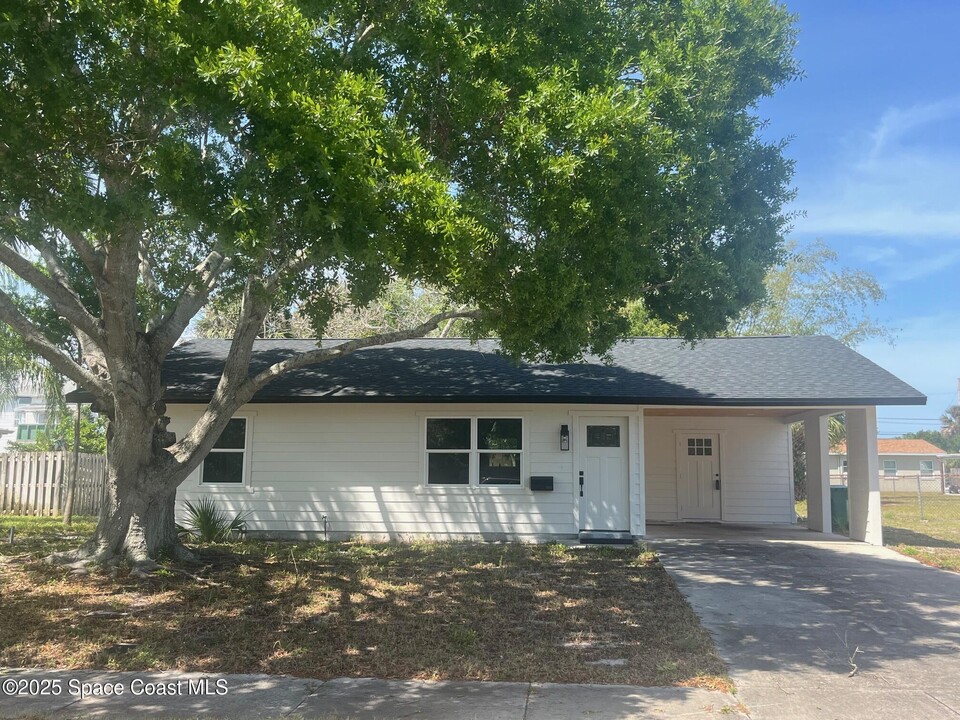 304 Palmetto Ave in Melbourne, FL - Building Photo