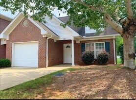 2428 E University Dr in Auburn, AL - Building Photo