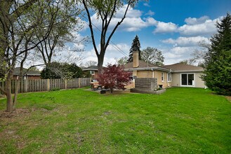 2307 Edna Ave in Park Ridge, IL - Building Photo - Building Photo