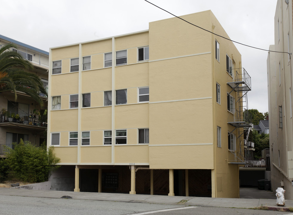 204 Wayne Ave in Oakland, CA - Building Photo