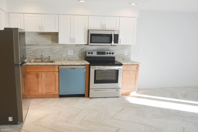 25 Alpine St-Unit -Unit 20 in Boston, MA - Building Photo - Building Photo