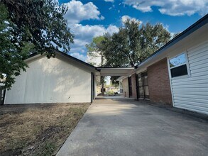 13406 Melcher Dr in Houston, TX - Building Photo - Building Photo