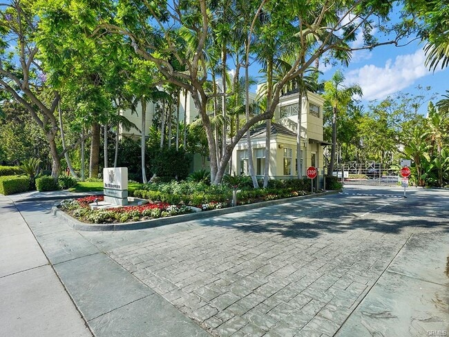 2233 Martin, Unit 413 in Irvine, CA - Building Photo - Building Photo