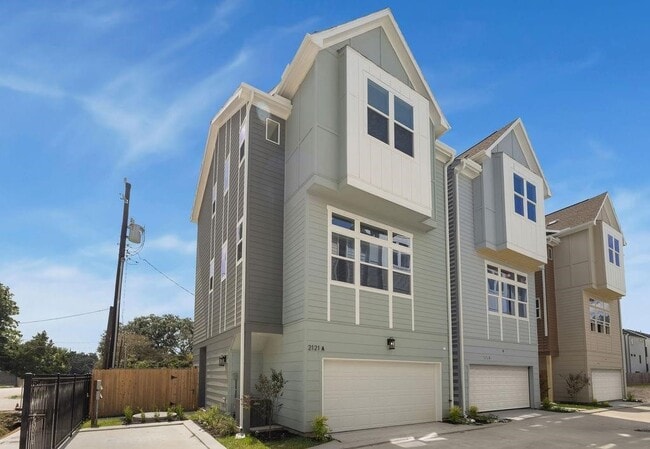 property at 2121 Hoskins Dr