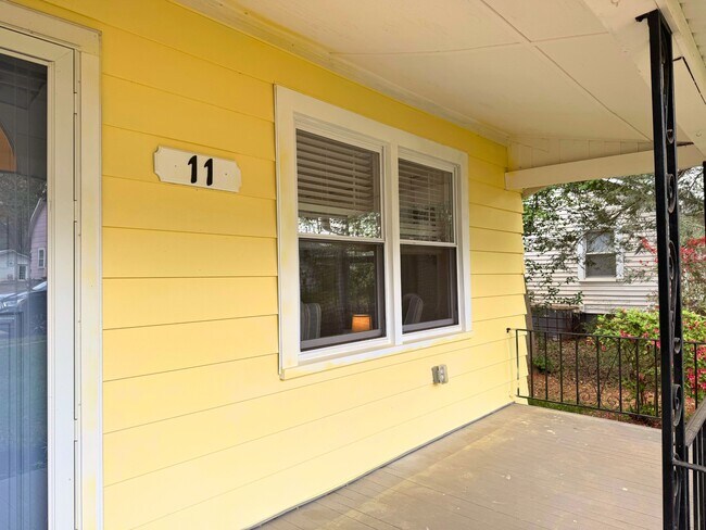 11 Brooks Ave in Greenville, SC - Building Photo - Building Photo