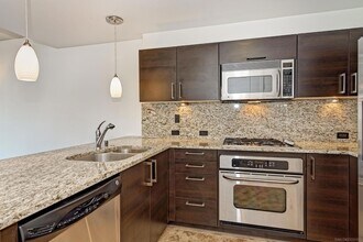 800 The Mark Ln, Unit 403 in San Diego, CA - Building Photo - Building Photo