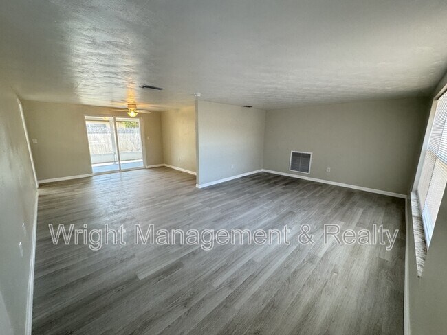 7514 Birchwood Dr in Port Richey, FL - Building Photo - Building Photo
