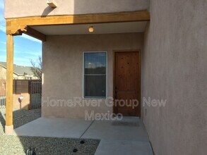 828 Kipuka Dr NW in Albuquerque, NM - Building Photo - Building Photo
