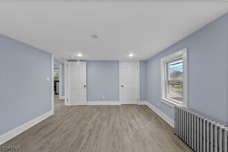 6 1st Ave in Raritan, NJ - Building Photo - Building Photo