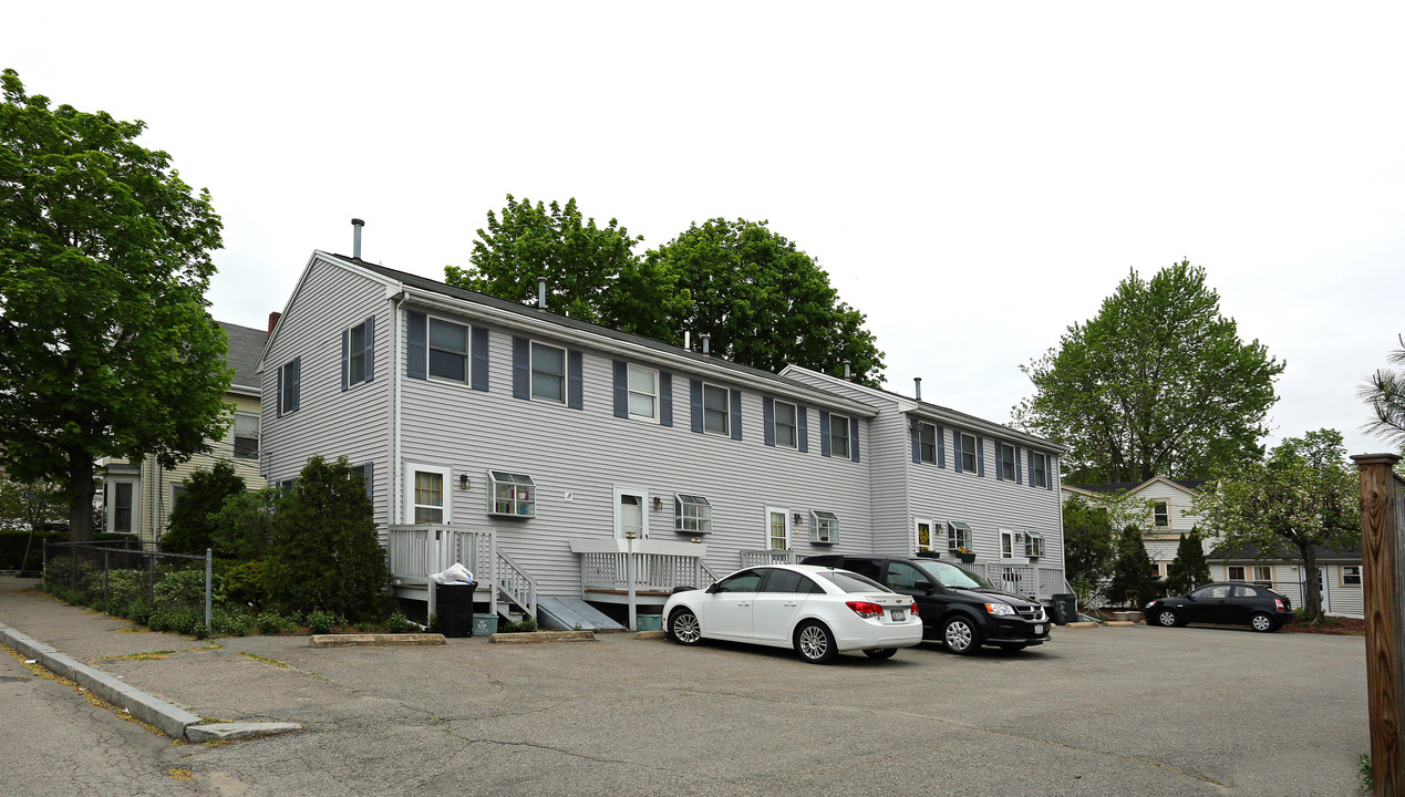 11 Middle Street Ct in Waltham, MA - Foto de edificio