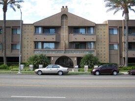19009 Sherman Way in Los Angeles, CA - Building Photo