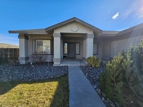 21011 9 Mile Ct in Reno, NV - Building Photo - Building Photo