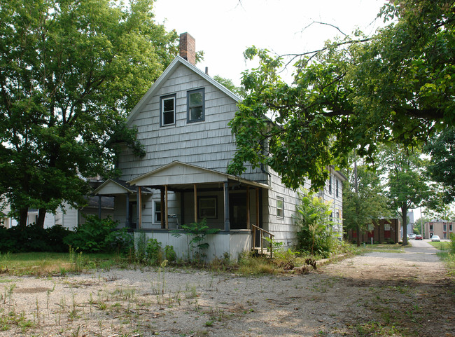 823 N Capitol Ave in Lansing, MI - Building Photo - Building Photo