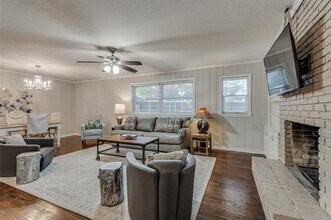 835 Ridgedale Dr in Richardson, TX - Foto de edificio - Building Photo