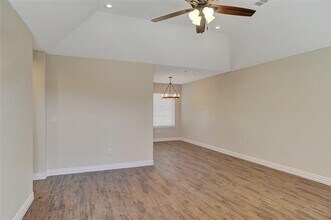 925 N Barrett Ave in Denison, TX - Building Photo - Building Photo