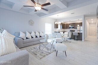 546 Spanish Oak Dr in Canutillo, TX - Building Photo - Building Photo