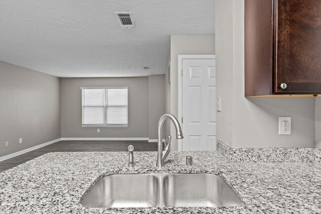 345 Bypass Plaza Dr in Frankfort, KY - Building Photo - Building Photo