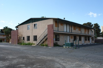 Sierra Vista Fountains Apartments in Las Vegas, NV - Building Photo - Building Photo