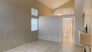 79 Huntfield Dr in Henderson, NV - Building Photo - Building Photo