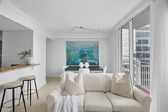 185 SE 14th Terrace in Miami, FL - Building Photo - Building Photo