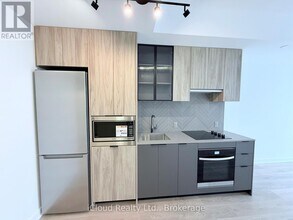 1037 The Queensway in Toronto, ON - Building Photo - Building Photo