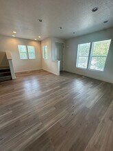 1466 W 11380 S in South Jordan, UT - Foto de edificio - Building Photo