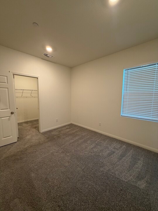 41018 Chambord Dr, Unit A in Lake Elsinore, CA - Building Photo