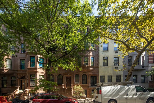 159 W 76th St in New York, NY - Foto de edificio - Building Photo