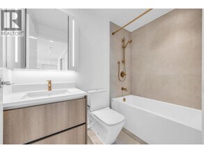 720 Farrow St in Coquitlam, BC - Building Photo - Building Photo