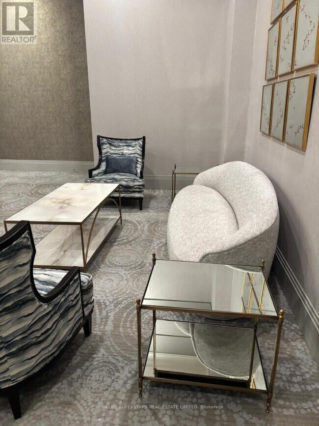 30 Elm Dr W in Mississauga, ON - Building Photo - Building Photo