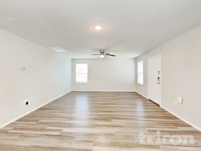 6542 Augustus Magee in San Antonio, TX - Building Photo - Building Photo