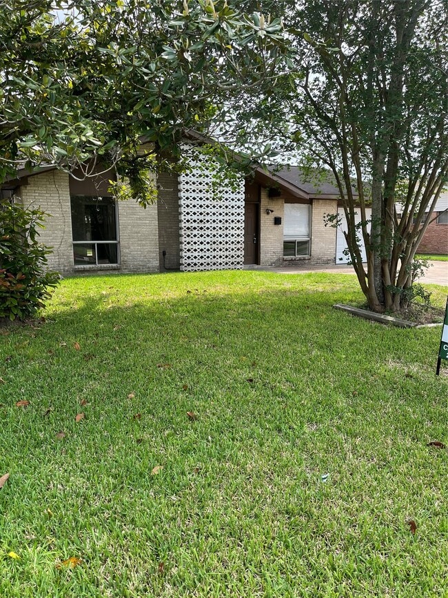 property at 5142 Madden Ln