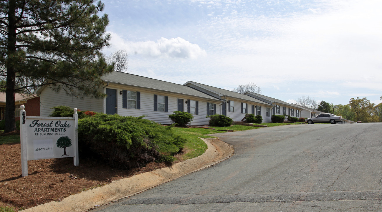 Forest Oaks and Forest Lane Apartments in Burlington, NC - Foto de edificio